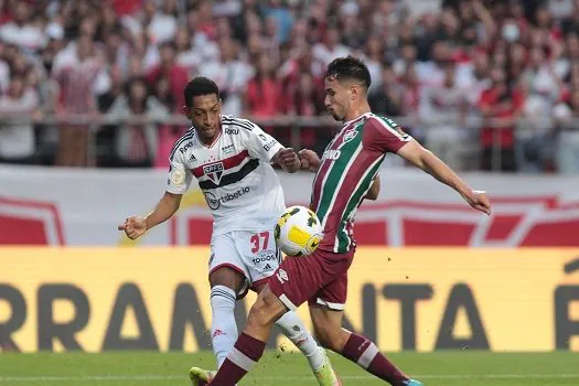 São Paulo e Fluminense empatam em 2 a 2 em disputa acirrada pelo Brasileirão