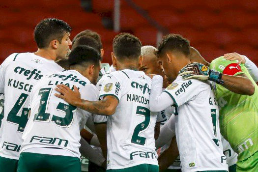 Campeonato Brasileiro: Palmeiras vence Internacional e retorna ao G4 do Brasileiro