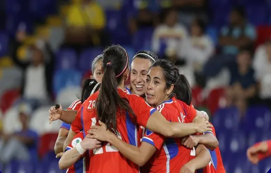 Chile vence a primeira pela Copa América de futebol feminino