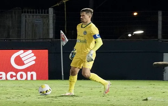 Goiás vence Bragantino nos pênaltis e avança na Copa do Brasil