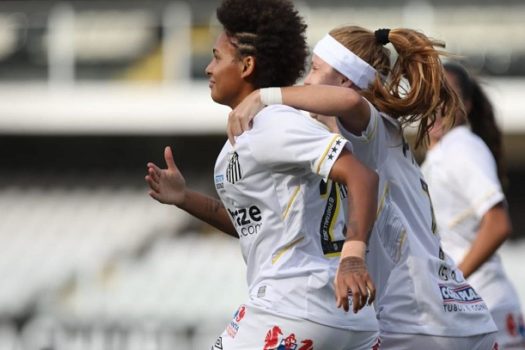 Brasileiro Feminino: Santos bate Atlético-MG e fica perto das quartas