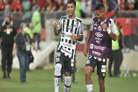 Vitórias de Atlético-GO e Santos embolam briga por Libertadores