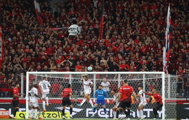 Copa do Brasil: Flamengo derrota Athletico por 2 a 0