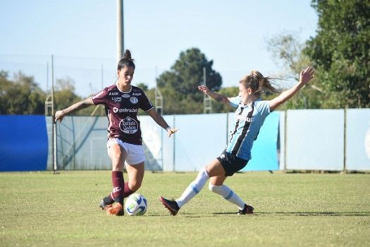 Ferroviária vence o Grêmio e retoma a liderança do Brasileiro Feminino