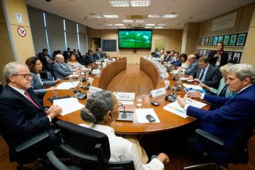 John Kerry e Marina Silva discutem clima e medidas ambientais