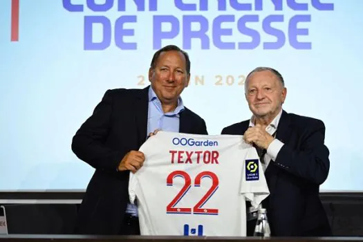 John Textor conclui compra do Lyon e planeja colaboração com o Botafogo