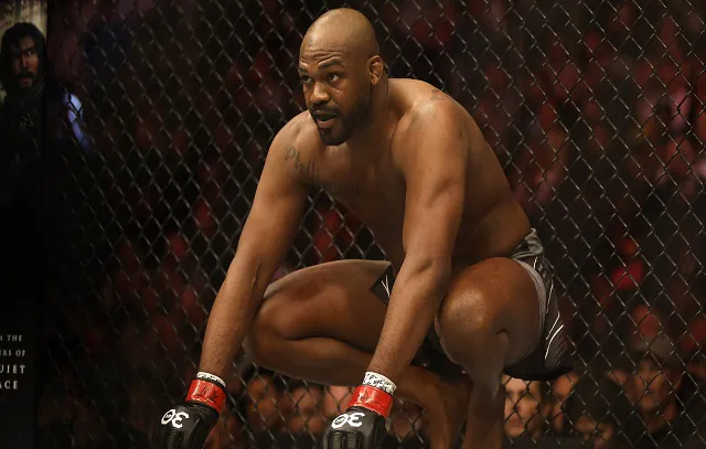 Jon Jones ‘atropela’ Ciryl Gane e é o novo campeão dos pesos pesados UFC