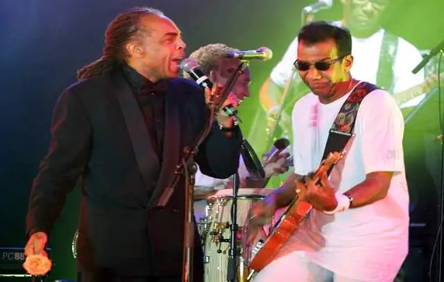 Gilberto Gil e Jorge Ben Jor cantam juntos em centenário do Copacabana Palace