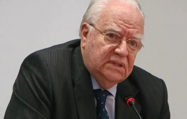 Morre José Gregori