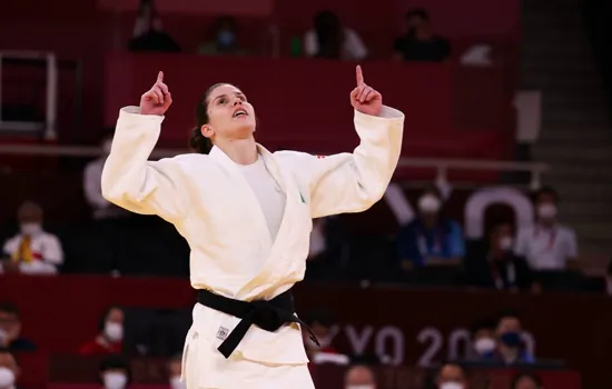 Alana Maldonado derrota georgiana e conquista ouro no judô na Paralimpíada