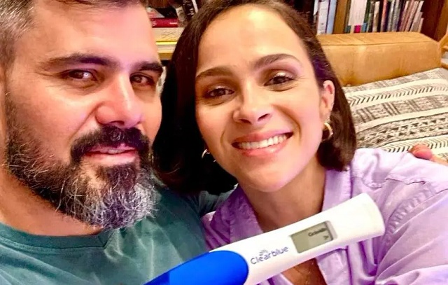 Juliano Cazarré e a mulher anunciam nova gravidez