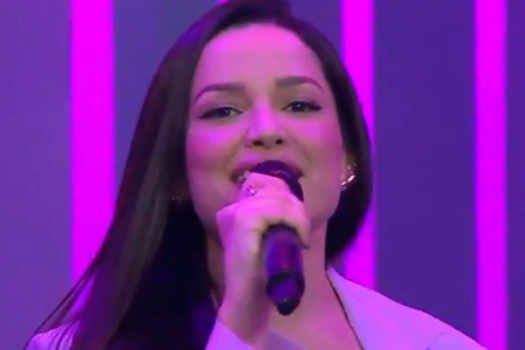 Juliette canta ao lado de Ferrugem e Matheus e Kauan