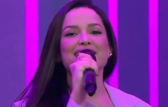 Juliette canta ao lado de Ferrugem e Matheus e Kauan