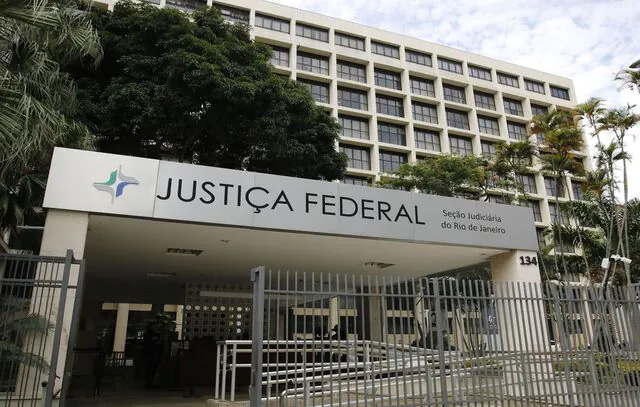 Juíza condena ex-dirigentes do Postalis e da Petros por desvios na compra de debêntures