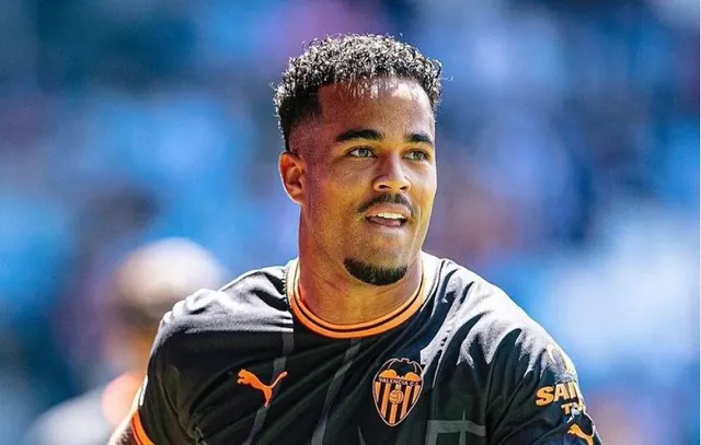 Assaltantes invadem casa de Justin Kluivert