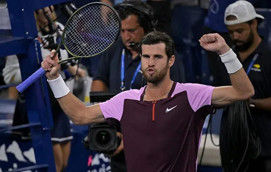 Khachanov derruba Kyrgios e celebra vitória em “jogo maluco” no US Open