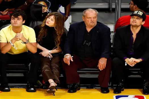 Jack Nicholson retorna à quadra para o jogo do playoff do Lakers