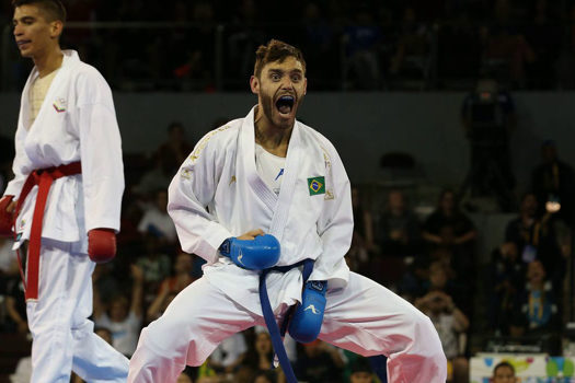 Douglas Brose vai à final do Mundial de Karatê e pode ser tricampeão