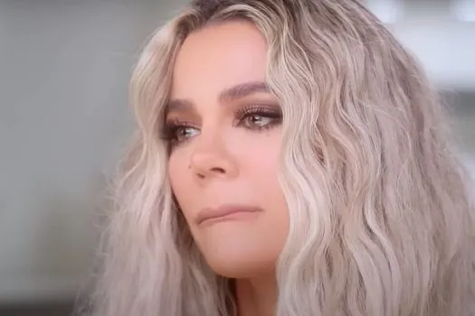 Khloé Kardashian se emociona ao falar sobre segundo filho