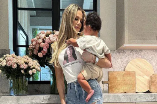 Khloe Kardashian anuncia nome do filho após um ano do nascimento