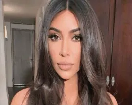 Título do post: Kim Kardashian sensualiza com seu rob da Tesla avaliado em R 170 mil