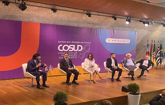 Kinoshita debate reforma tributária em conferência do Cosud