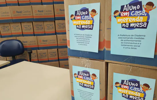 Alunos recebem kit alimentação em Diadema