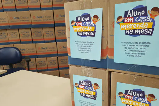 Diadema inicia segunda entrega de kit alimentação para todos os alunos