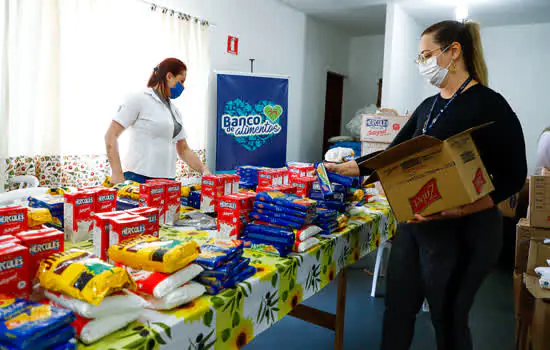 São Caetano entrega cestas básicas para mais de 300 artesãos