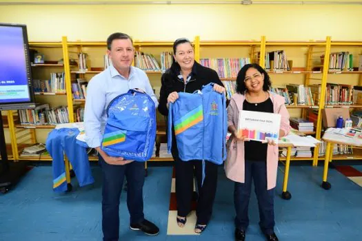 Unidades escolares de São Bernardo recebem kits de uniforme e material para 2023