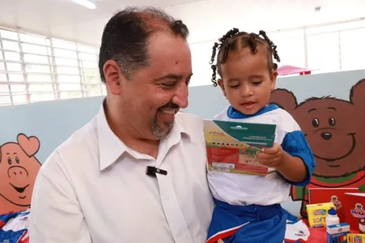 Prefeitura de Mauá começa a entregar uniformes e kits escolares