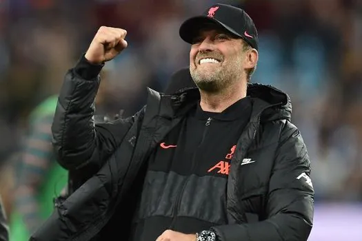 Klopp supera Guardiola e leva prêmio de melhor técnico do Campeonato Inglês