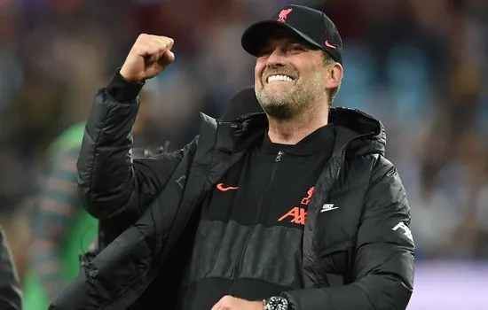 Klopp supera Guardiola e leva prêmio de melhor técnico do Campeonato Inglês