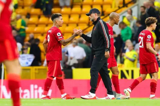 Surpreso com saída, Klopp prevê que Firmino sempre será idolatrado no Liverpool