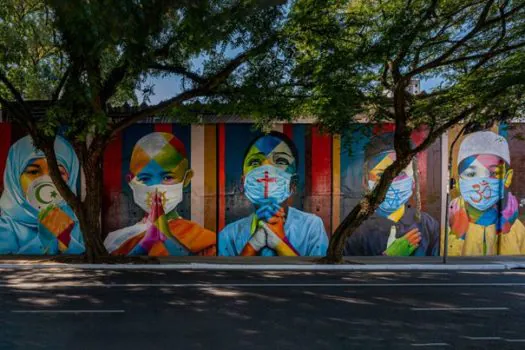 Eduardo Kobra restaura mural e lança site com as obras que fez em São Paulo