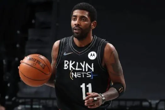 Nike e Kyrie Irving rompem contrato por causa de polêmica com filme antissemita