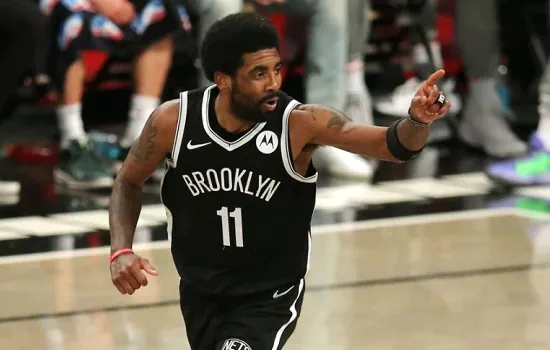 Brooklyn Nets afasta Kyrie Irving por se recusar a tomar vacina