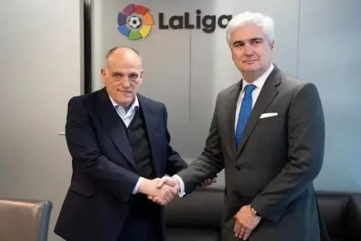 Chefe da LaLiga se reúne com embaixador brasileiro na Espanha e volta a condenar racismo