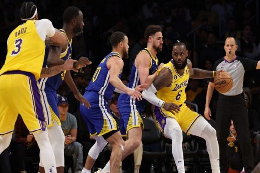 Lakers vencem Warriors e estão nas finais do Oeste; Miami Heat decide no Oeste