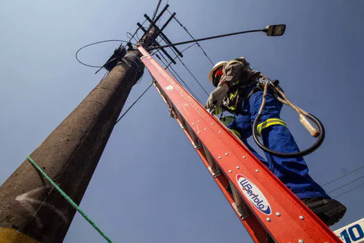 Ribeirão Pires instala lâmpadas de LED na Av. Capitão José Gallo