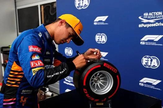 Lando Norris faz pole position para McLaren após 9 anos sem largar em primeiro