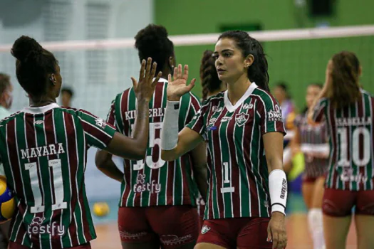 Lara destaca confiança do Flu para confronto com Bauru nos playoffs da Superliga