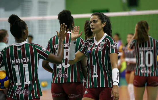 Lara destaca confiança do Flu para confronto com Bauru nos playoffs da Superliga