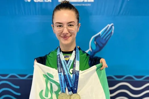 Larissa Rodrigues conquista três ouros no Brasileiro de Natação Paralímpica sub-20