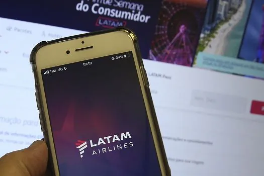 Latam suspende 21 voos nacionais devido ao aumento dos combustíveis