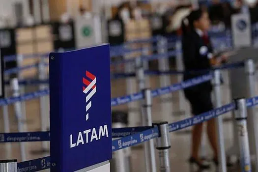 Tripulantes da Latam reprovam proposta de acordo salarial