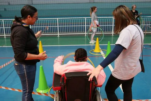 Festival garante acesso a piscinas para crianças com deficiência de Diadema