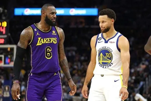 Curry ofusca LeBron e Warriors superam Lakers na abertura da temporada da NBA