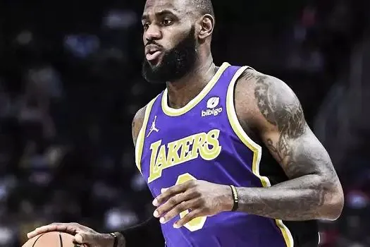 LeBron James testa positivo para covid-19 e ficará em isolamento por 10 dias