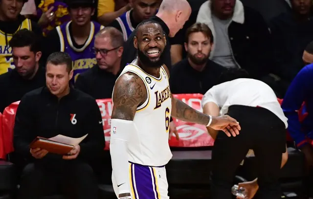 LeBron James faz história